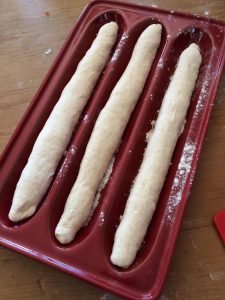 Place baguettes in the floured mold